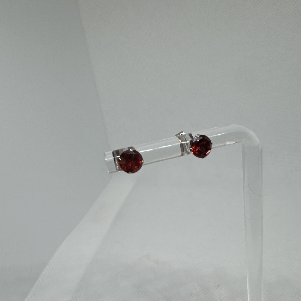 14K White Gold Round Faceted Red Garnet Gemstone Stud Earrings 4.7mm Read